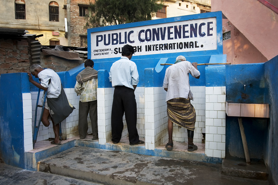 Public toilets in Varanasi. Credit: Jorge Royan, CC BY-SA