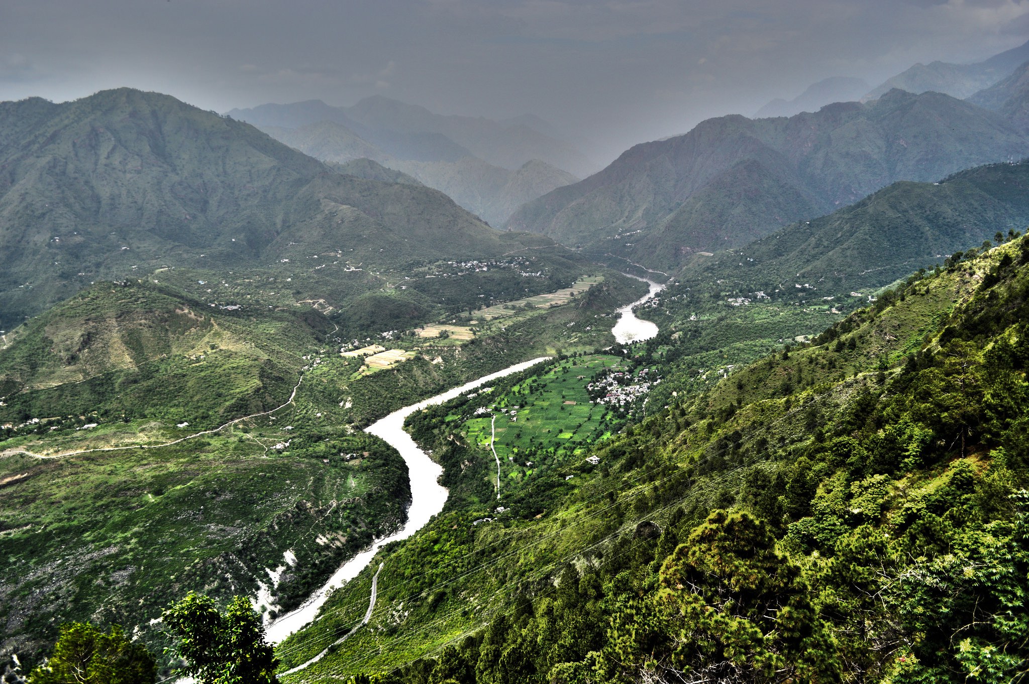 The Sutlej river winds its way through Shimla, Himachal Pradesh. Credit: darshansphotos/Flickr, CC BY 2.0